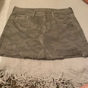 Skirt American Eagle Camo Distressed